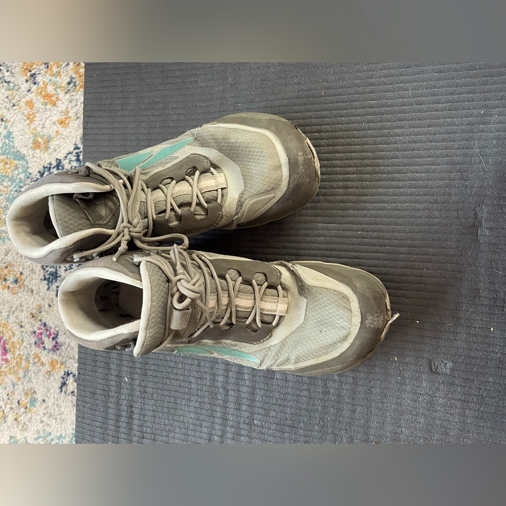 Altra lone peak all-weather hiking boots women’s size 10